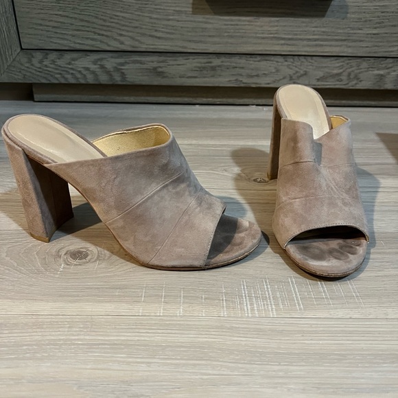 Stuart Weitzman Suede Sequel Heel - Picture 4 of 8